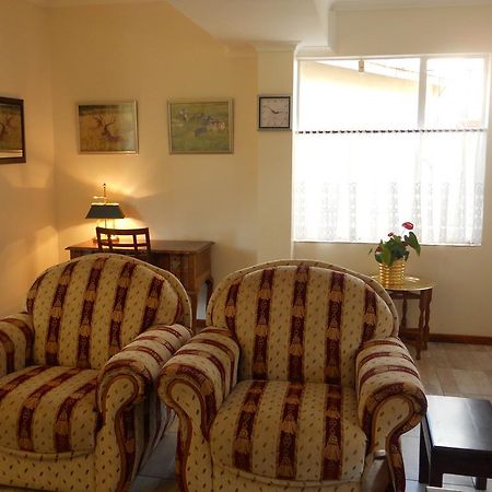 Magaliqua Guest House Noordheuwel Esterno foto