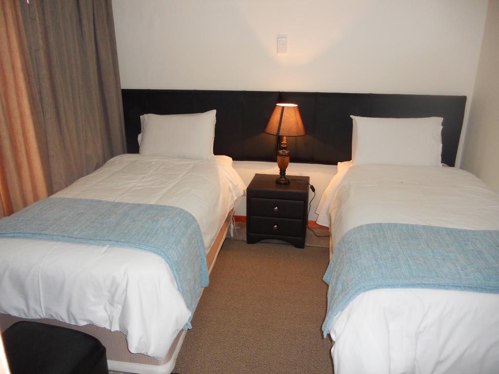 Magaliqua Guest House Noordheuwel Esterno foto