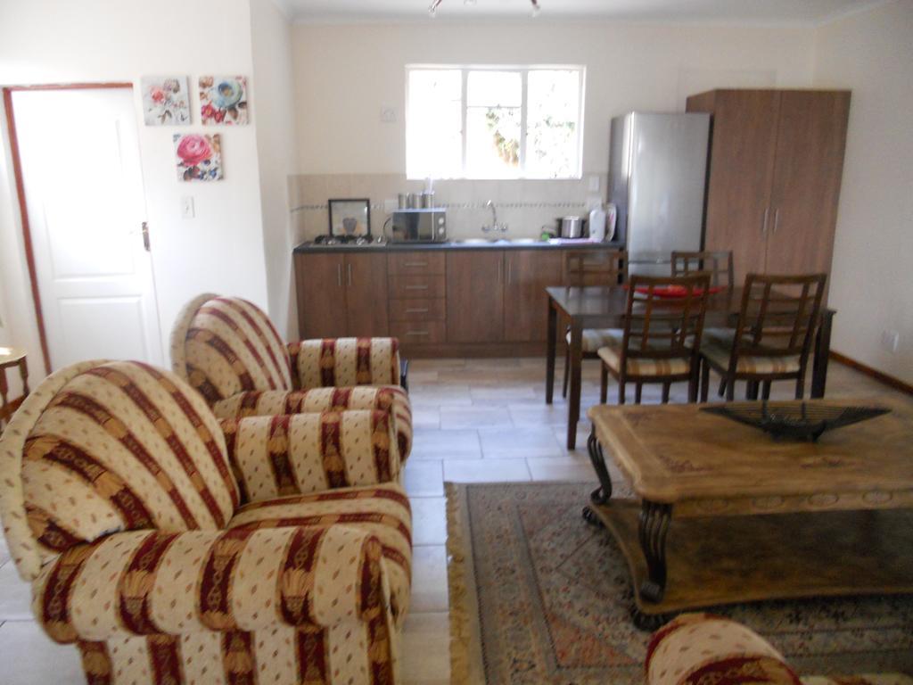 Magaliqua Guest House Noordheuwel Esterno foto